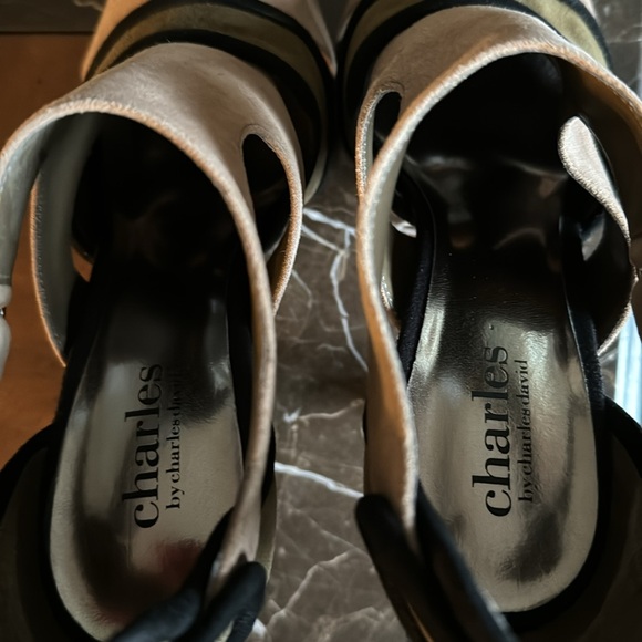 Sandal - Picture 4 of 6